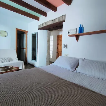 Casa Leonor Vejer *